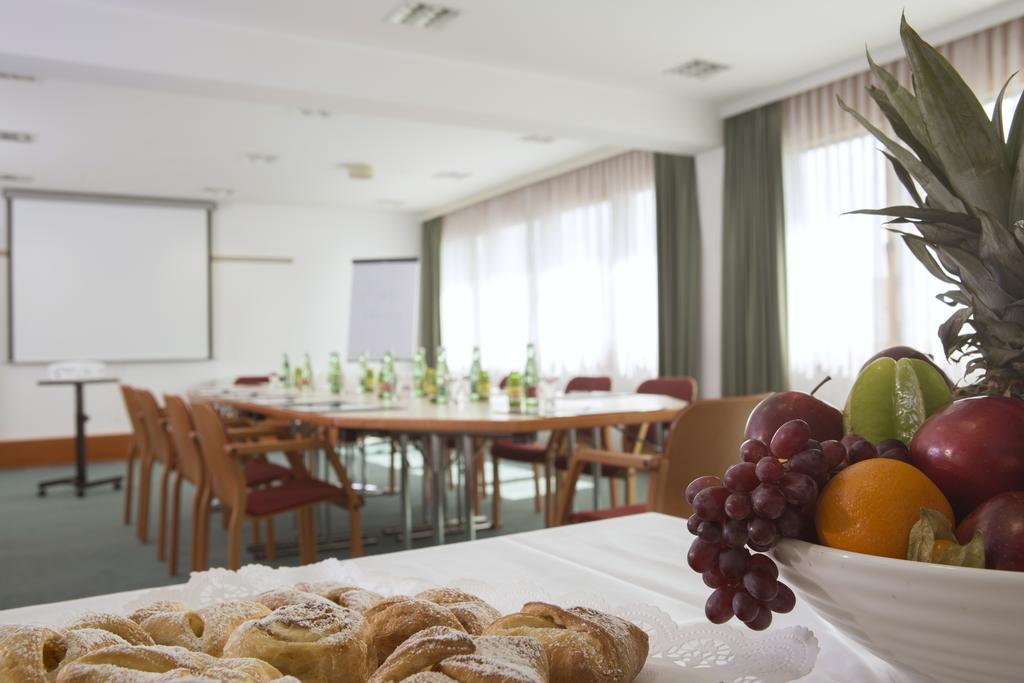 Hotel Burgenland Айзенштадт Экстерьер фото